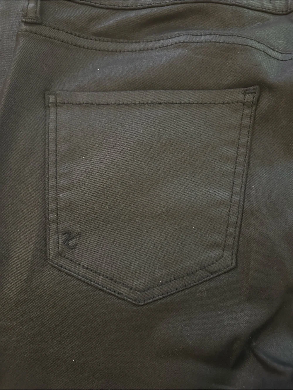 Kut from the Kloth Vegan Leather Skinny/Straight Jeans in a Size 12